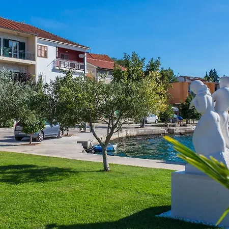 House Ljilja Villa Rogotin