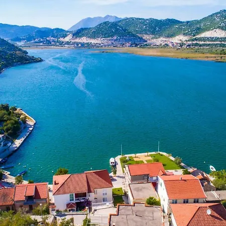 House Ljilja 빌라 *